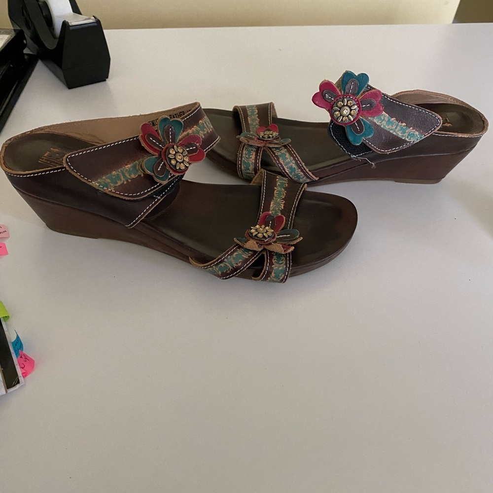 L’Artiste leather sandals size 39